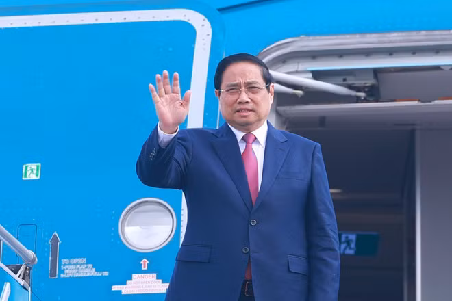 Thủ tướng Phạm Minh Chính rời Thủ đô Hà Nội sang Thủ đô Vientiane, Lào đồng chủ trì Kỳ họp lần thứ 48 Ủy ban liên Chính phủ Việt Nam-Lào. Ảnh: TTXVN
