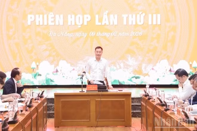 Toàn cảnh phiên họp.