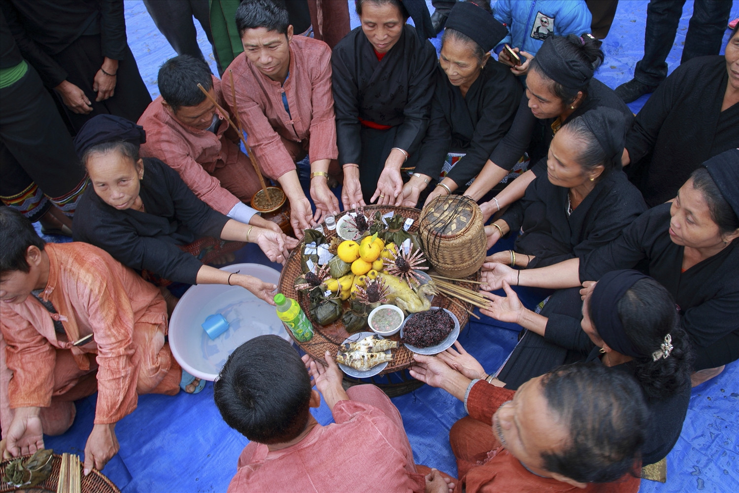 Người Ơ Đu ở bản Văng Môn, xã Nga My, huyện Tương Dương nỗ lực bảo tồn văn hóa truyền thống, bản sắc của dân tộc mình (Ảnh: Báo Dân tộc)