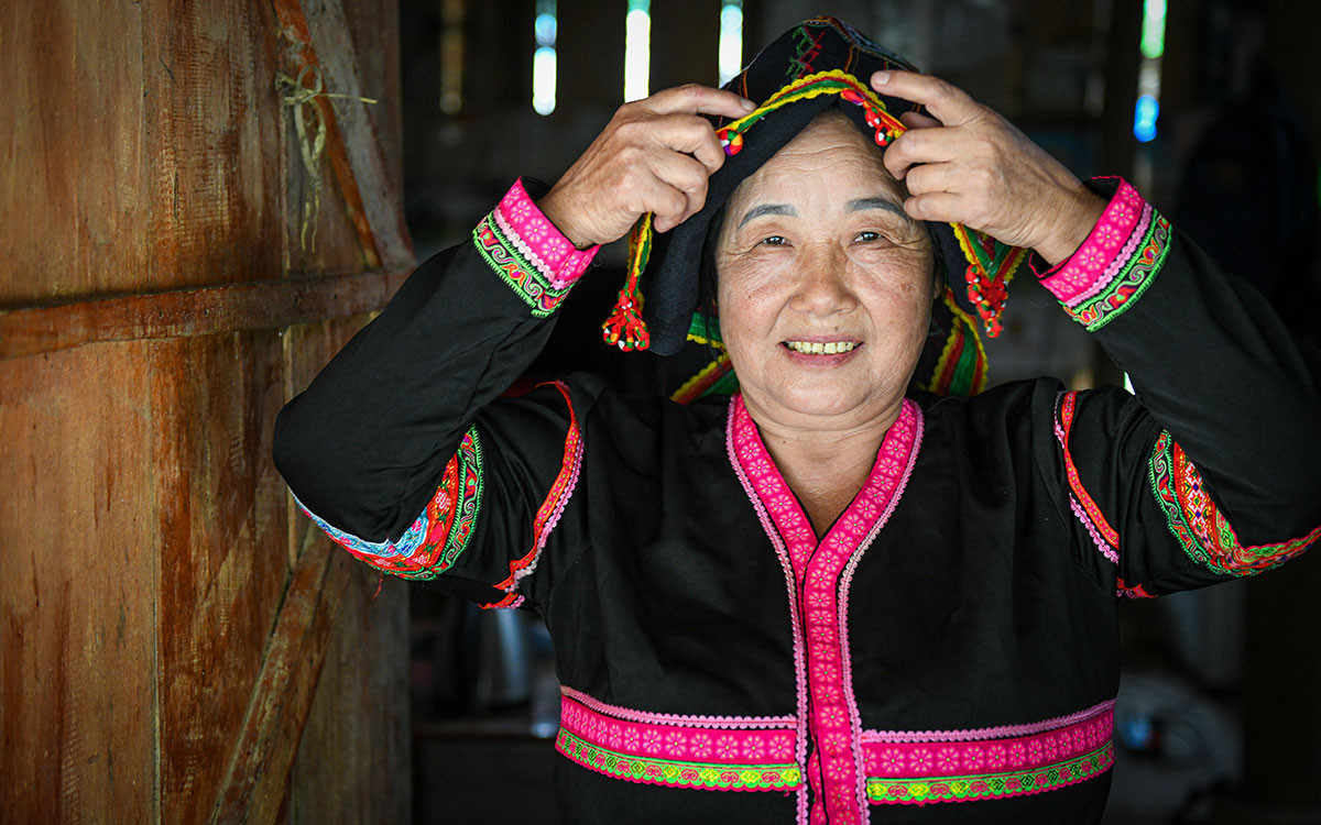 Phụ nữ dân tộc Cống. (Ảnh: TRẦN THÀNH ĐẠT)