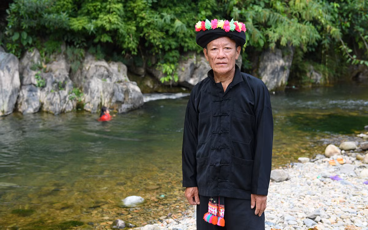 Trang phục của nam giới La Hủ. (Ảnh: TRẦN THÀNH ĐẠT)