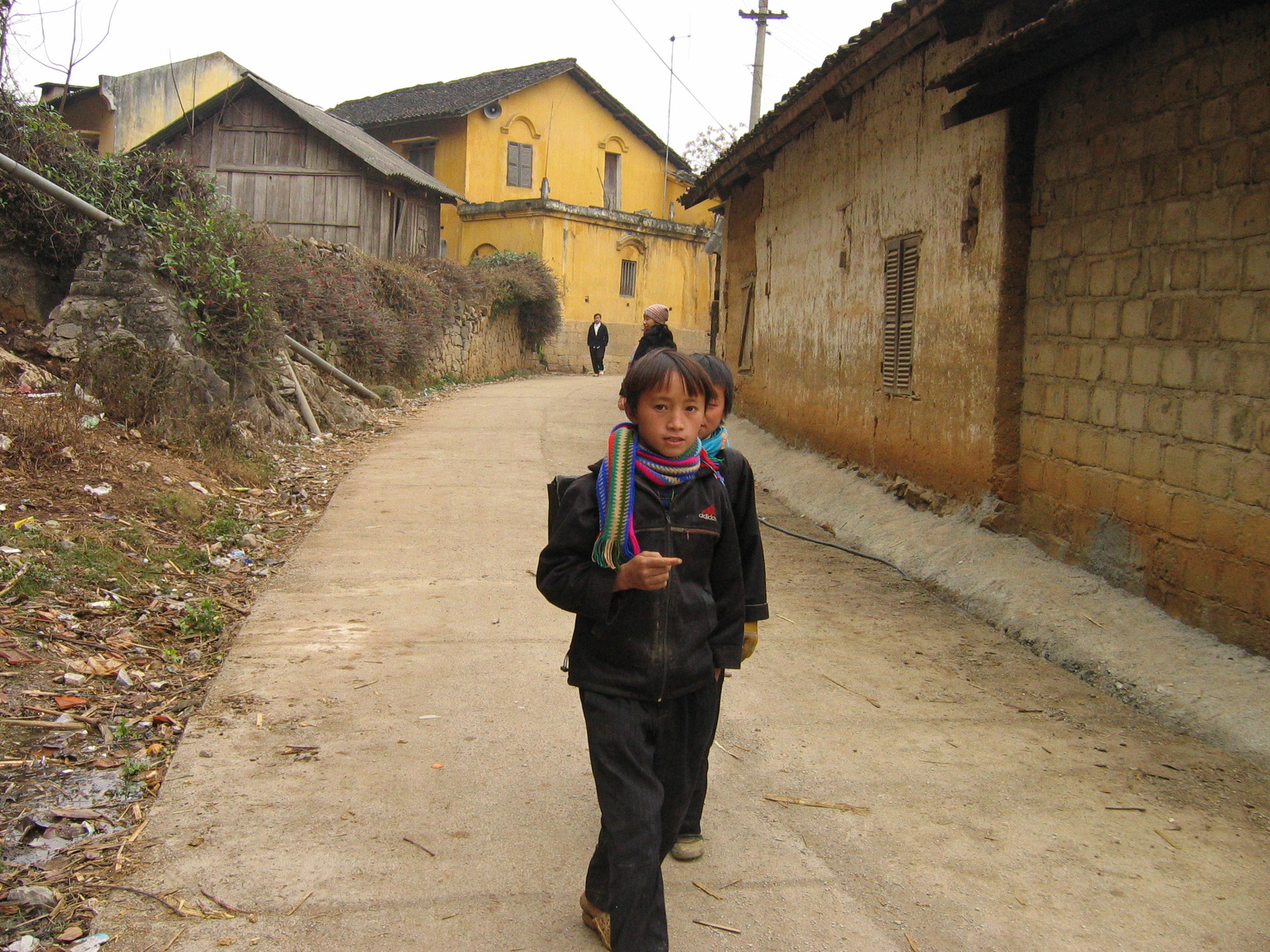 Trẻ em người Hmông ở Đồng Văn, Hà Giang.