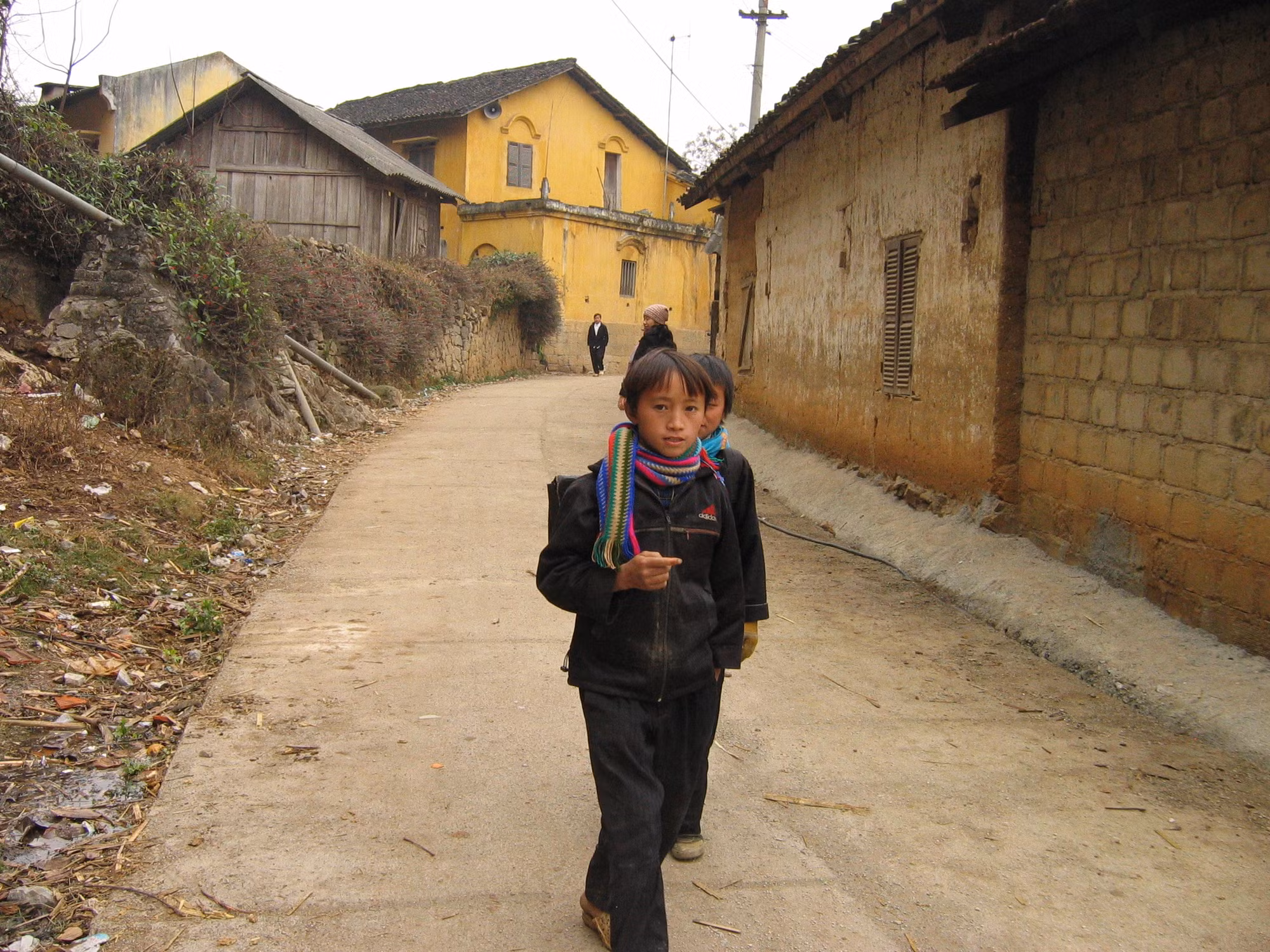 Trẻ em người Hmông ở Đồng Văn, Hà Giang.