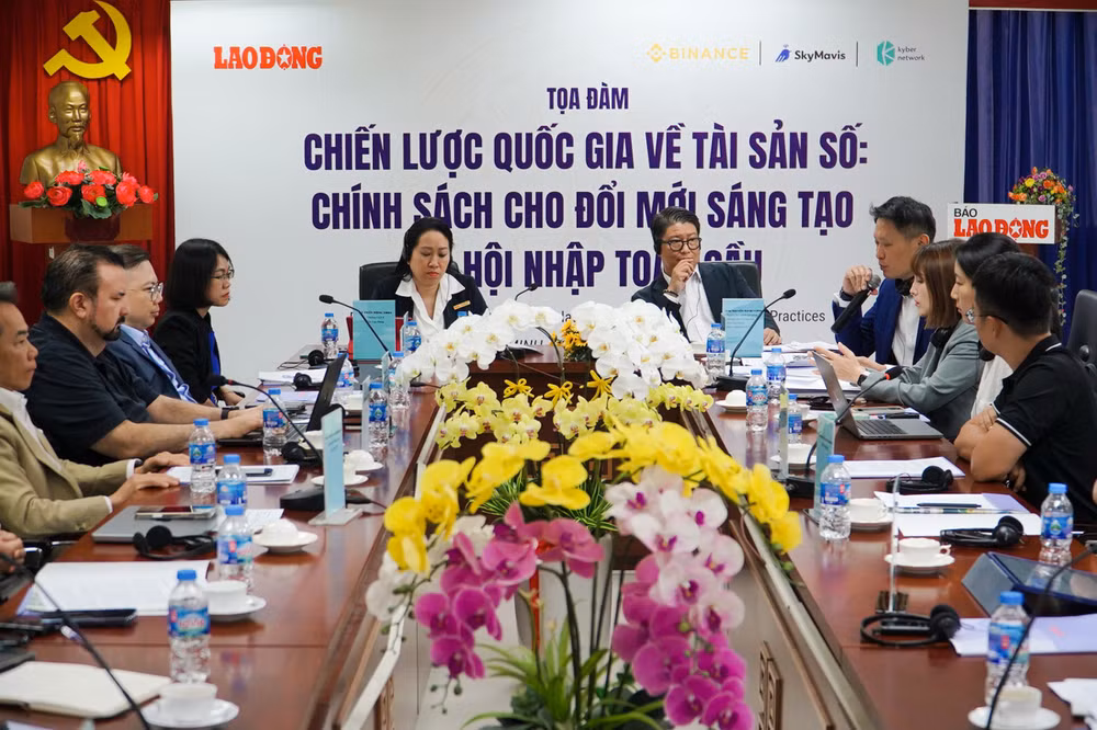 Tọa đàm “Chiến lược quốc gia về tài sản số: Chính sách cho đổi mới sáng tạo và hội nhập toàn cầu”.
