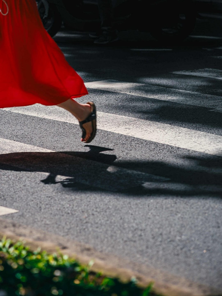 Một tác phẩm trong Blooming. harpers-bazaar-trien-lam-blooming-noirfoto-gallery-06.jpg