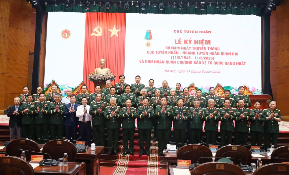 7-chup-anh-chung-tuyen-huan.jpg