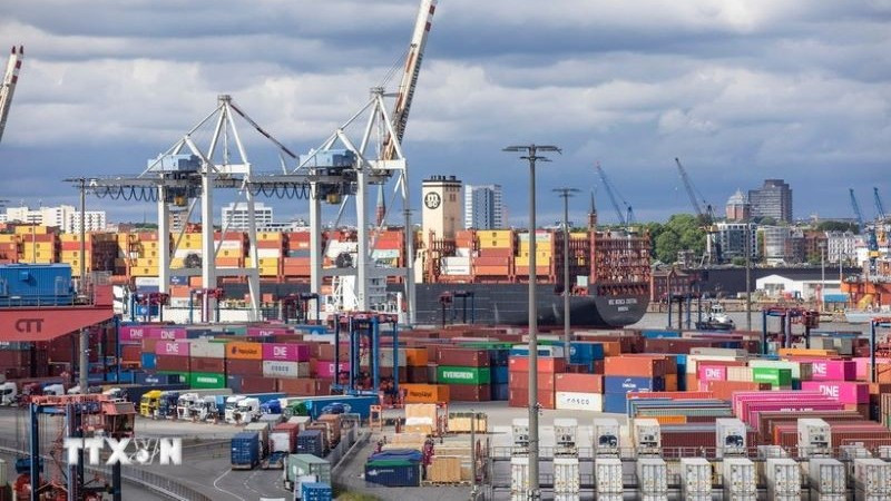Cảng hàng hóa ở Hamburg, Đức. (Ảnh: THX/TTXVN)