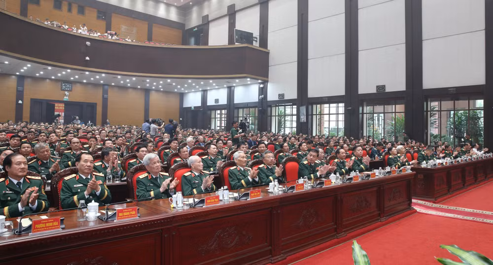 2-cac-dai-bieu-tuyen-huan.jpg