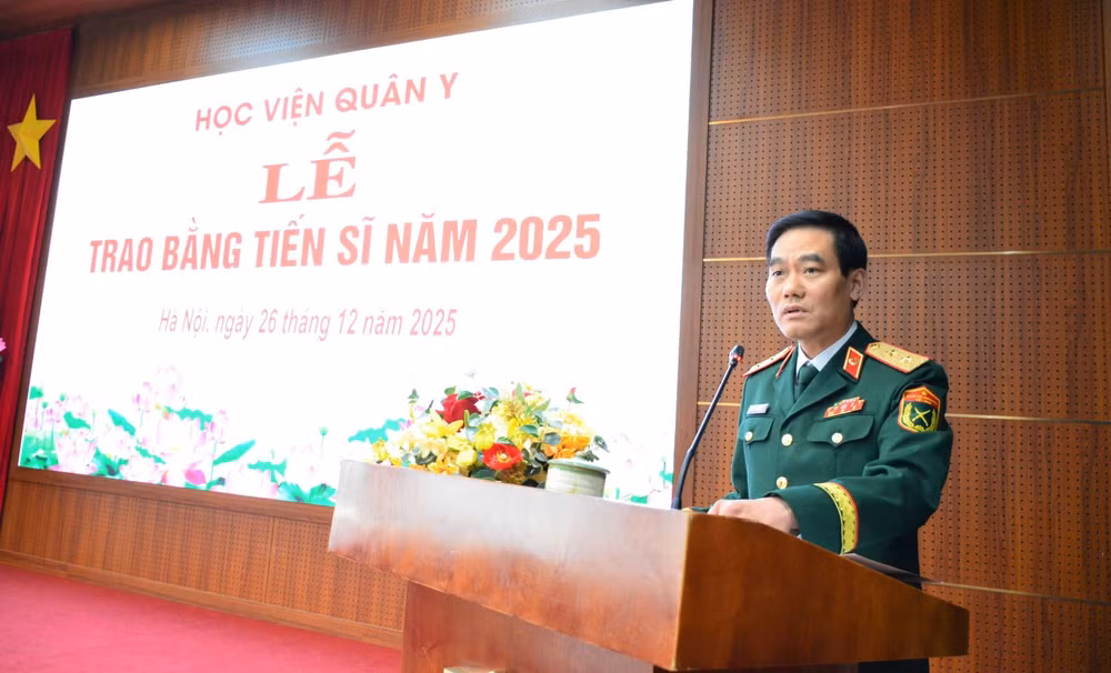 trao-bang-0-gim-doc-tien-pb.jpg
