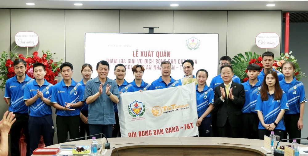 Câu chuyện bầu Hiển-Lê Đình Đức đã trở thành nguồn cảm hứng mạnh mẽ cho cộng đồng. bai-hien-2.jpg
