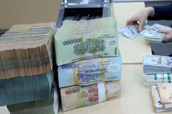 Bổ sung 8.000 tỷ đồng từ nguồn tăng thu NSTW chi tạm ứng cho Quỹ Bình ổn giá xăng dầu. (Ảnh: VGP)