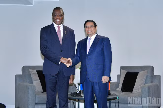 Thủ tướng Chính phủ Phạm Minh Chính đã có cuộc gặp với Phó Tổng thống Nam Phi Paul Mashatile. (Ảnh: THANH GIANG)