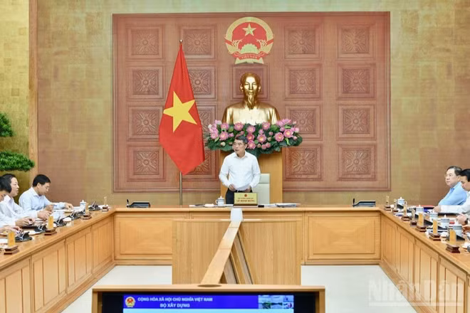Thủ tướng Chính phủ Lê Minh Hưng chủ trì cuộc làm việc với Bộ Xây dựng. (Ảnh: Thanh Giang)