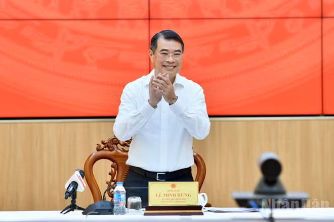 Thủ tướng Chính phủ Lê Minh Hưng chủ trì cuộc làm việc với Ban Thường vụ Thành ủy Cần Thơ. (Ảnh: Thanh Giang)