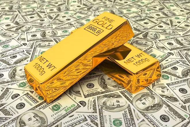 Phạt đến 50 triệu đồng đối với người xuất cảnh không khai/khai sai số tiền mặt, vàng mang theo vượt mức quy định.