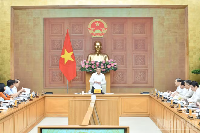 Thủ tướng Chính phủ Lê Minh Hưng chủ trì cuộc làm việc với Bộ Tư pháp. (Ảnh: THANH GIANG)