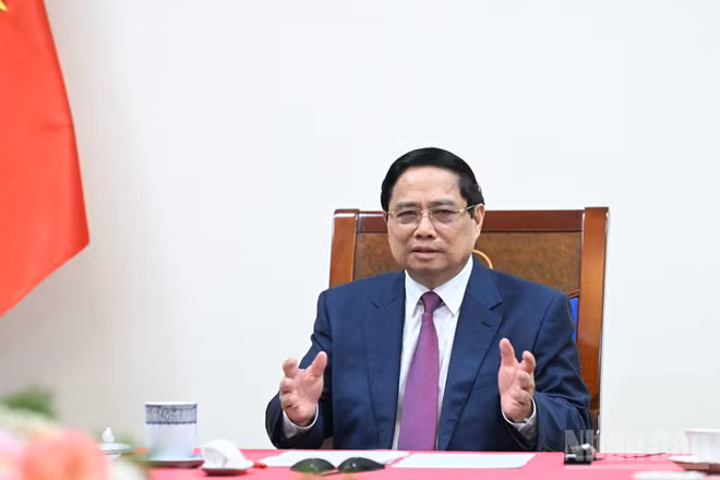 Thủ tướng Chính phủ Phạm Minh Chính điện đàm với Thủ tướng Campuchia Hun Manet. (Ảnh: Trần Hải). 