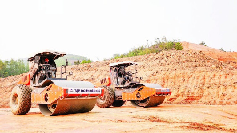 Các đơn vị tập trung rà soát tiến độ, khối lượng còn lại để bảo đảm đẩy nhanh giải ngân theo đúng kế hoạch. td-4-10-20h12222-9731.jpg
