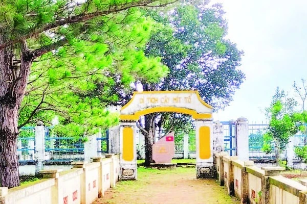 Di tích Cây mít tổ được xếp hạng Di tích lịch sử cấp tỉnh tại khu vực Đồn Biên phòng Bu P’răng.
