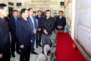 Lãnh đạo tỉnh Lai Châu kiểm tra công tác chuẩn bị tại các điểm bầu cử trước ngày diễn ra cuộc bầu cử.