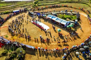 Toàn cảnh đường đua của những chú ngựa thồ của đồng bào người Mông xã Tả Lèng.