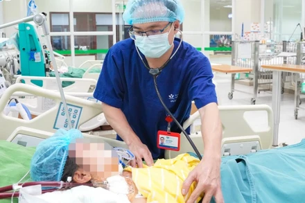 Bệnh nhi viêm cơ tim cấp với những diễn biến rất nhanh và nguy hiểm.