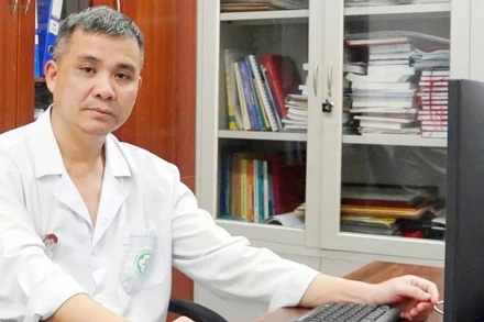 Tiến sĩ, bác sĩ Nguyễn Trung Nguyên, Giám đốc Trung tâm Chống độc, Bệnh viện Bạch Mai.