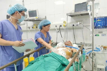 Bệnh nhân được phẫu thuật cấp cứu trong đêm.