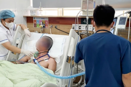 Bệnh nhân đang điều trị tại Bệnh viện Bạch Mai. (Ảnh: BVCC)