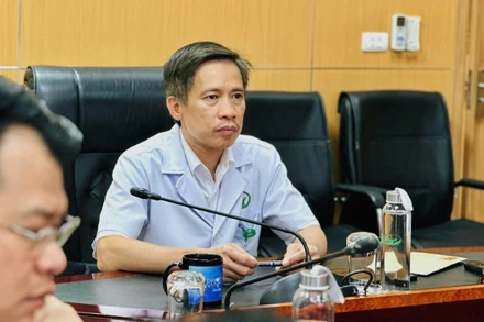 Phó Giáo sư, Tiến sĩ Nguyễn Mạnh Khánh, Phó Giám đốc Bệnh viện chủ trì hội chẩn trực tuyến.