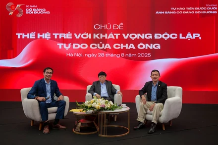 Tọa đàm là dịp để thế hệ trẻ lắng nghe ký ức lịch sử, soi chiếu bản thân và hành động vì tương lai đất nước.