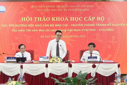 Học viện Báo chí và Tuyên truyền tổ chức Hội thảo khoa học cấp Bộ với chủ đề “Đào tạo, bồi dưỡng đội ngũ cán bộ báo chí-truyền thông trong kỷ nguyên mới”. (Ảnh: THÚY HẰNG)