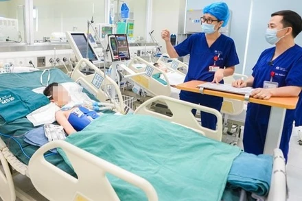 Bệnh nhi đang được điều trị tại Bệnh viện Nhi Trung ương. 