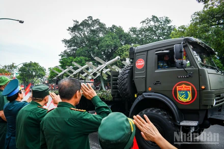 Cận cảnh giàn khí tài hiện đại tham gia tổng duyệt. Ảnh: THÀNH ĐẠT