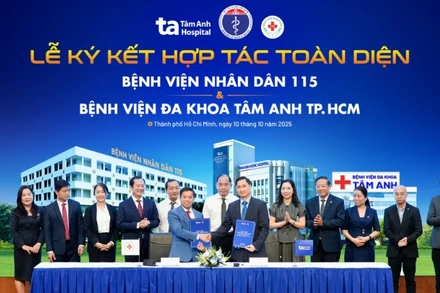 Lễ ký kết có sự chứng kiến của Phó Giáo sư, Tiến sĩ Tăng Chí Thượng - Giám đốc Sở Y tế Thành phố Hồ Chí Minh; Phó Giáo sư, Tiến sĩ Nguyễn Anh Dũng - Phó Giám đốc Sở Y tế Thành phố Hồ Chí Minh cùng lãnh đạo hai bệnh viện.