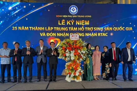 Trung tâm Hỗ trợ sinh sản Quốc gia đón nhận Chứng nhận RTAC quốc tế.
