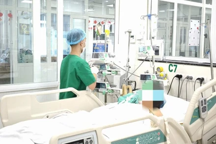 Bệnh nhân nguy kịch do mắc sốt xuất huyết.