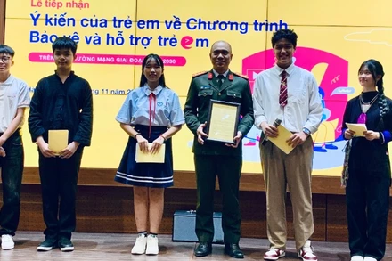 Tại buổi lễ, 5 em nhỏ đại diện cho 2.775 trẻ em tại 16 tỉnh, thành phố trên cả nước đã có phần trình bày về thực trạng, lợi ích và rủi ro khi trẻ em tham gia môi trường mạng.