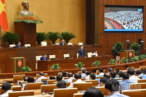 Chiều 11/4, tiếp tục chương trình Kỳ họp thứ nhất, Quốc hội khóa XVI, dưới sự điều hành của Phó Chủ tịch Quốc hội Nguyễn Hồng Diên. (Ảnh: DUY LINH)