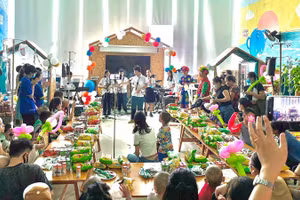 Tiệc sinh nhật cho bệnh nhi tại Bệnh viện Nhi Trung ương. 