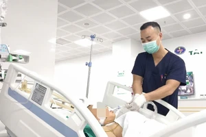 Bệnh nhi được cứu sống ngoạn mục. 