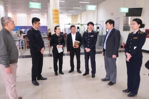 Đoàn công tác trao đổi và chỉ đạo chuyên môn tại cửa khẩu Quốc tế Móng Cái, tỉnh Quảng Ninh.