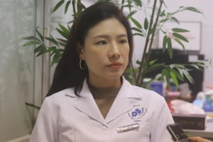 Tiến sĩ, bác sĩ Trịnh Minh Trang, Trưởng phòng Nghiên cứu khoa học và Hợp tác quốc tế, phụ trách Phòng khám chuyên đề các bệnh lây truyền qua đường tình dục, Bệnh viện Da liễu Trung ương.