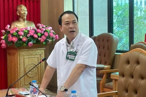 Đại tá, Phó Giáo sư, Tiến sĩ Nguyễn Tiến Quang, Giám đốc Bệnh viện 19-8 phát biểu tại hội thảo.