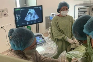 Ca phẫu thuật được ê-kíp Trung tâm Can thiệp bào thai tiến hành ngày 24/3 trong khoảng 1 giờ.