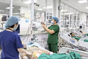 Bệnh nhân mắc thủy đậu gặp biến chứng nặng nề. 