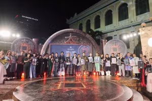 Đoàn làm phim "Hộ linh tráng sĩ - Bí ẩn mộ Vua Đinh” tại showcase ra mắt hồi tháng 4 tại Thành phố Hồ Chí Minh. (Ảnh: BHD cung cấp)