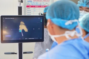 Công nghệ thay khớp gối toàn phần dưới sự hỗ trợ của robot CORI mang lại độ chính xác gần như tuyệt đối trong từng thao tác.