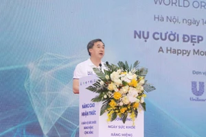 Giáo sư, Tiến sĩ Trần Văn Thuấn, Thứ trưởng Y tế, Chủ tịch Hội đồng Y khoa quốc gia phát biểu.