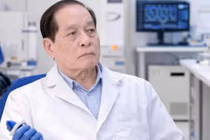 Phó Giáo sư, Tiến sĩ Nguyễn Văn Kình - tác giả của nhiều đầu sách y học có sự kết hợp của tri thức đông y và tây y về thảo dược Việt Nam.